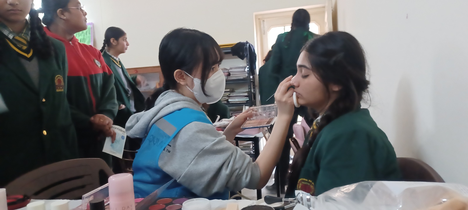 인도 펀자브주 찬디가르 지역에서 뷰티메이크업 스타일링 교육과 재능나눔 행사 2번째 첨부파일 이미지