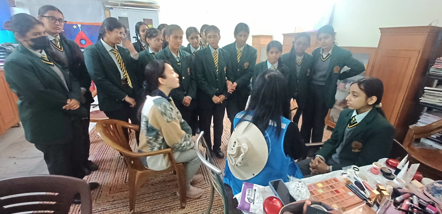 인도 펀자브주 찬디가르 지역에서 뷰티메이크업 스타일링 교육과 재능나눔 행사 3번째 첨부파일 이미지