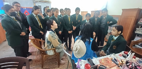 인도 펀자브주 찬디가르 지역에서 뷰티메이크업  대표이미지