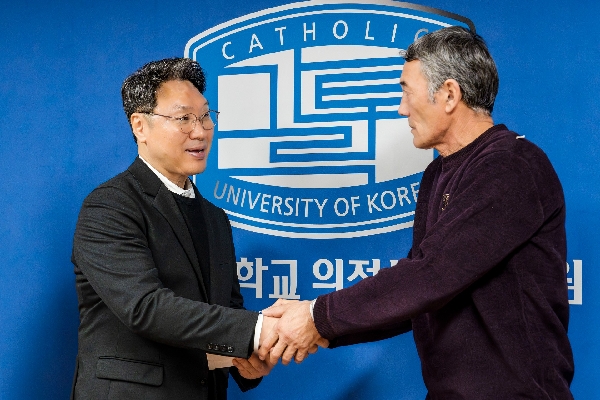 [OBS뉴스]불의의 사고 당한 신한대 유학생 가족에 기부금 전달 대표이미지